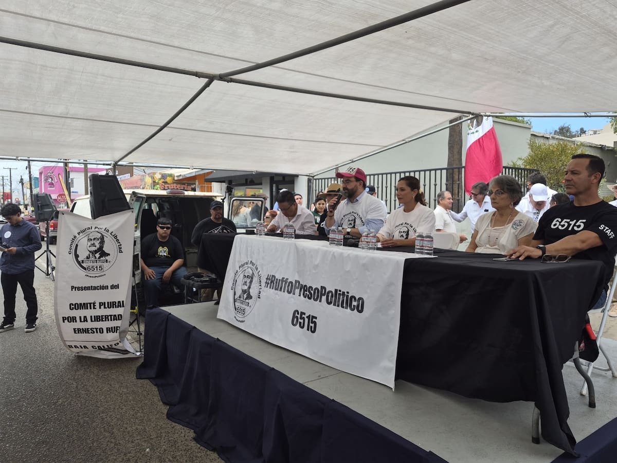 Integrantes del Comité Plural por la Libertad de Ernesto Ruffo abordaron la situación legal del ex mandatario estatal. Foto: Cortesía
