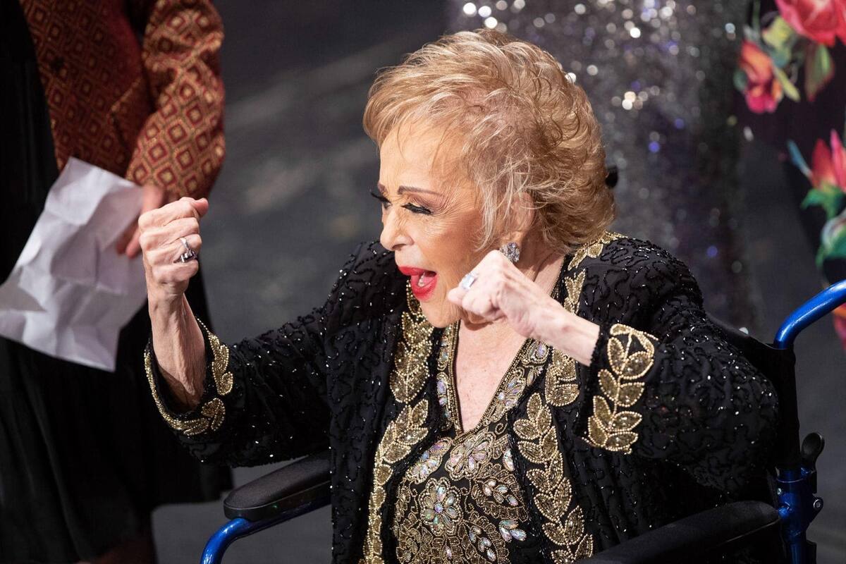 Confiesa Silvia Pinal que le disgusta cumplir años