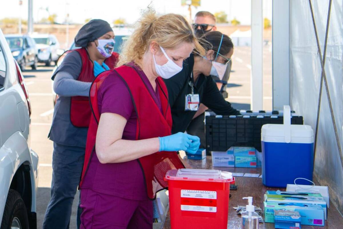 El Estadio de los Cardenales se convierte en el centro de vacunación masiva contra el coronavirus en Arizona