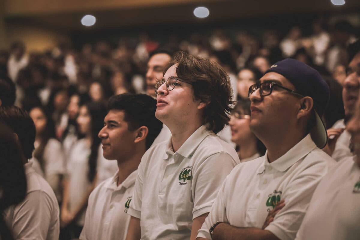 UABC da la bienvenida a más de tres mil nuevos alumnos