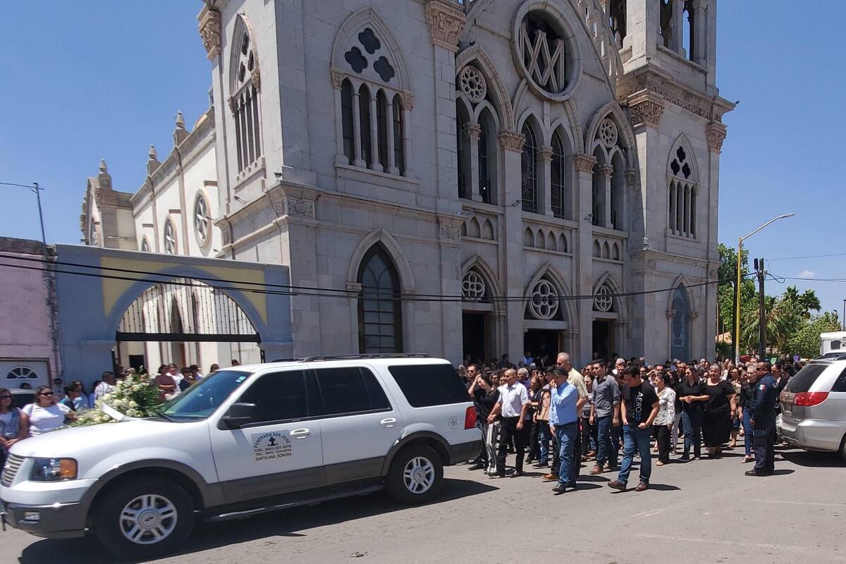 Parte cortejo fúnebre para sepultar a Ámbar Dolores