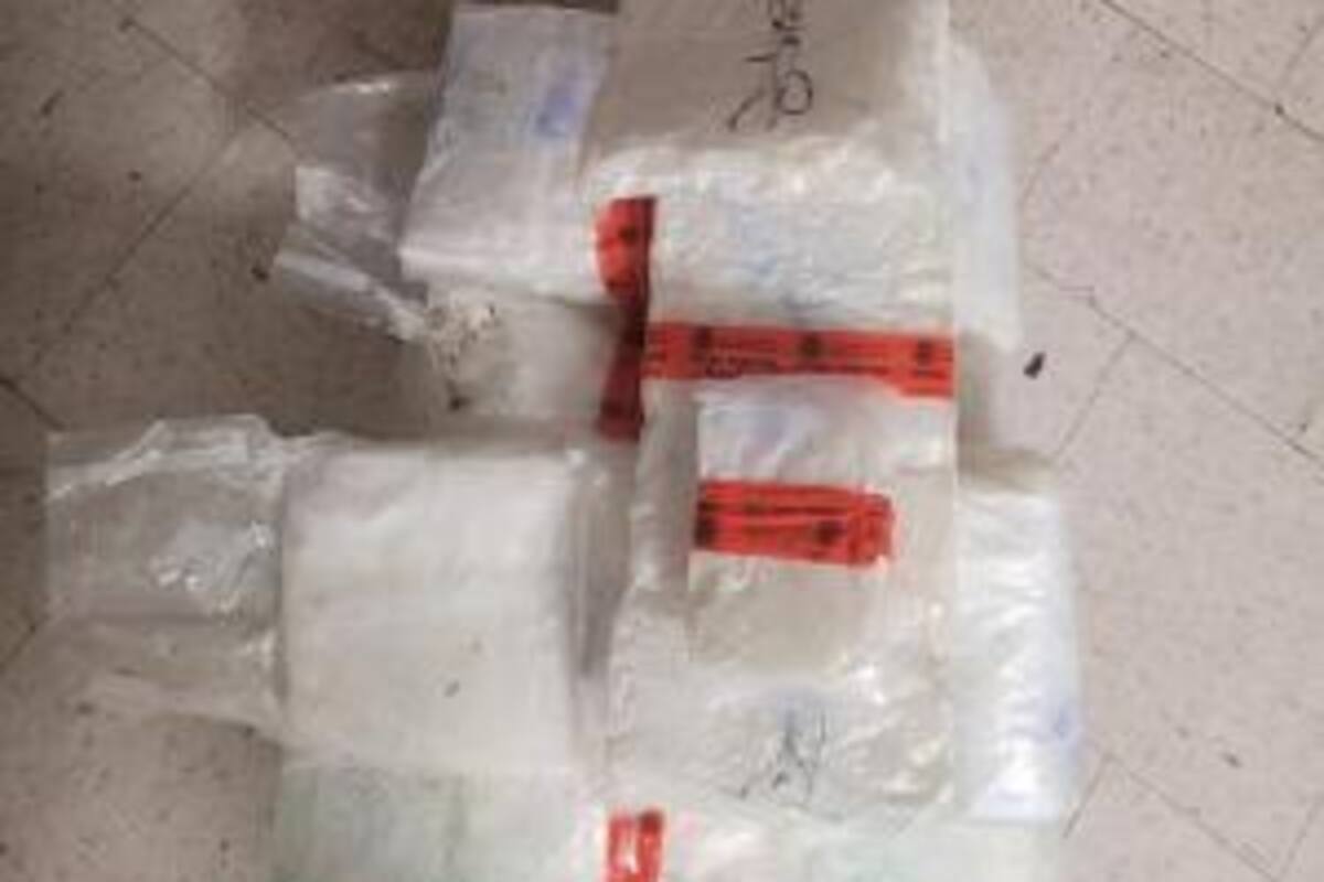 Aseguran dos vehículos con drogas y dinero en Imperial