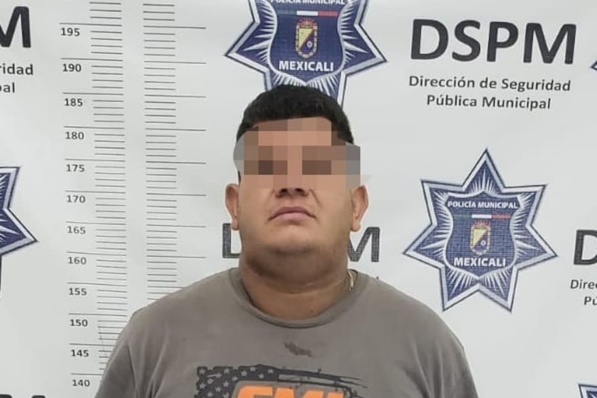 Arrestan a joven por golpear a su ex y tener orden de aprehensión activa