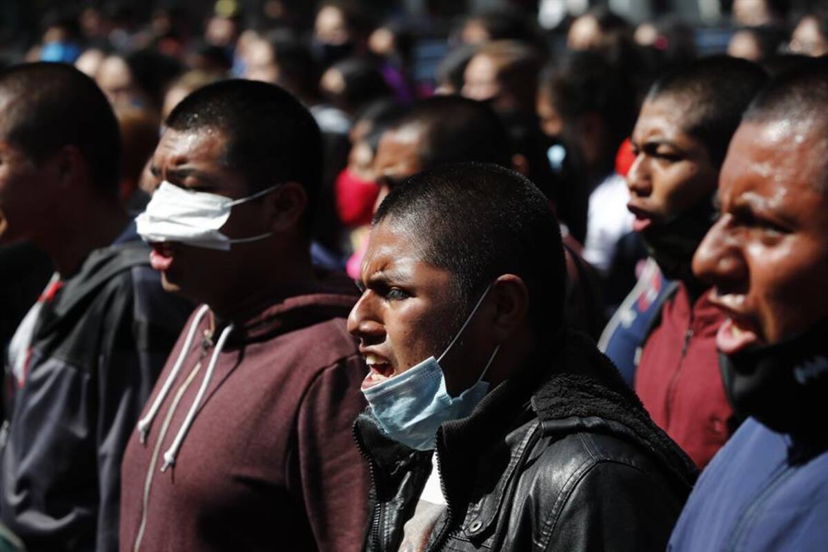 Acusan a jueces de corrupción en protestas en el CJF por desaparecidos de Ayotzinapa