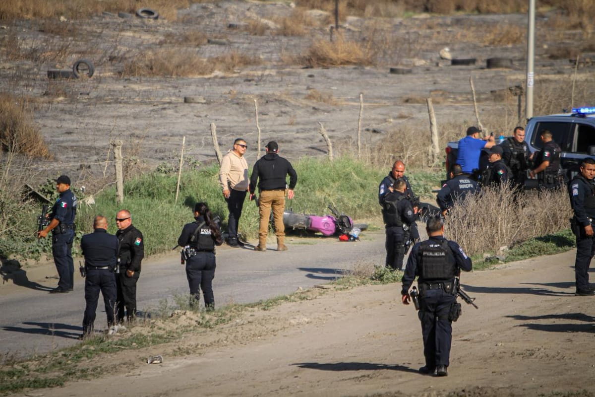 Un incidente en la colonia Ejido Ojo de Agua dejó dos personas detenidas, una de ellas lesionada, luego de que presuntamente realizaran detonaciones de arma de fuego contra un oficial, quien resultó ileso. Foto: Borderzoom