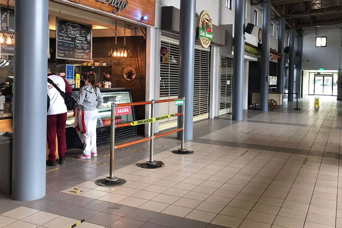 Alumnos de UABC se intoxican por comer pollo