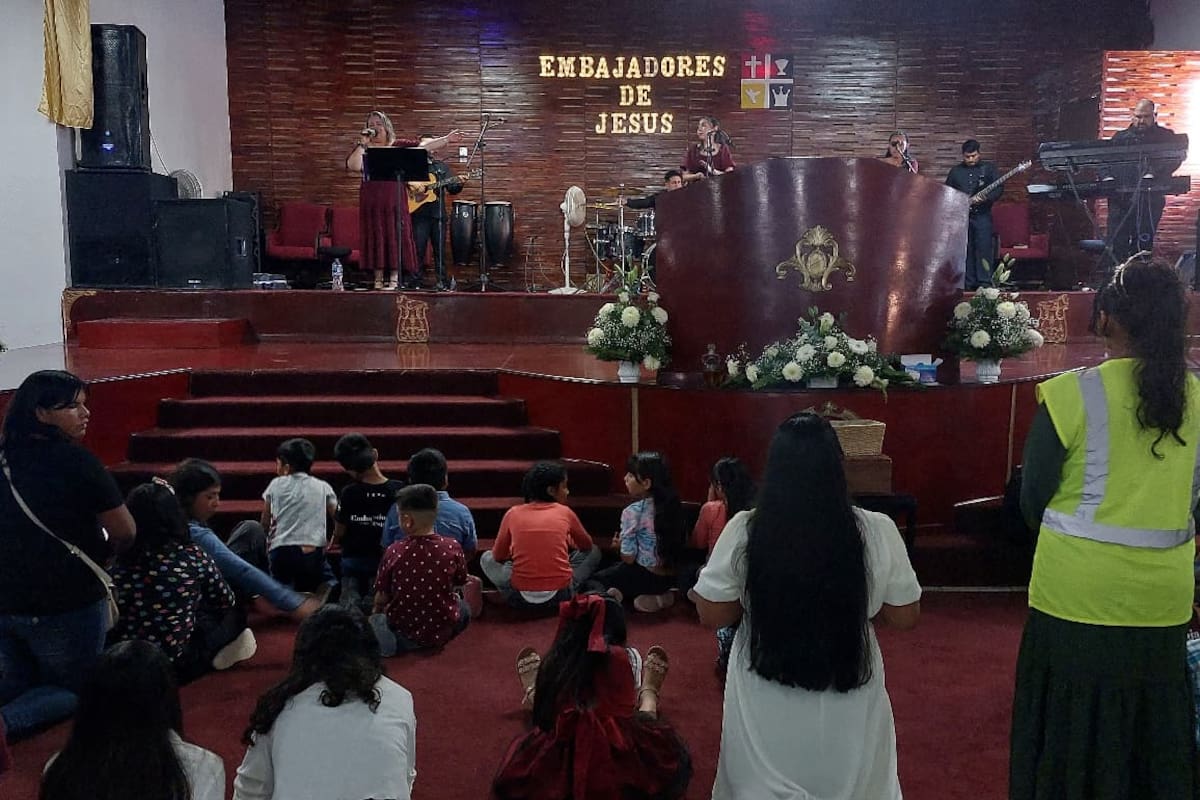 Celebra Embajadores de Jesús 15 años de ayuda a migrantes
