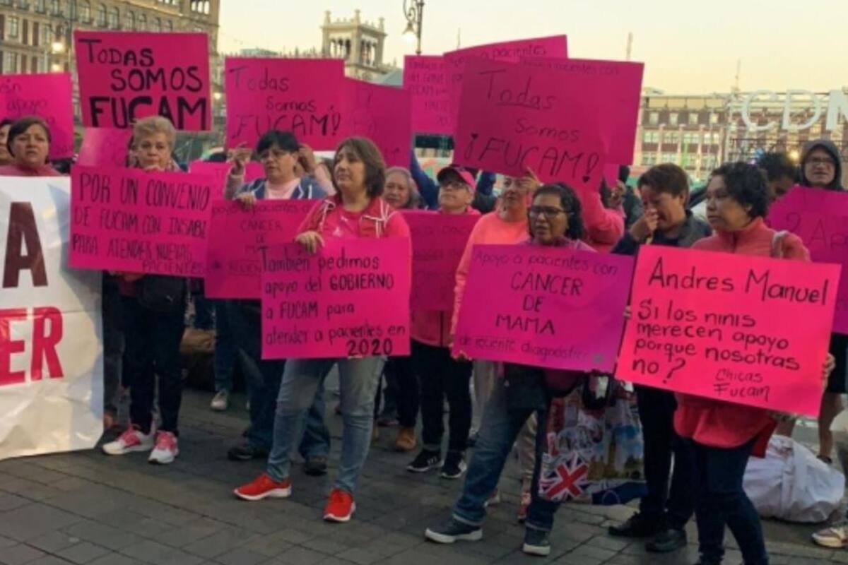 Piden atención en Fucam y bloquean salida de Palacio Nacional