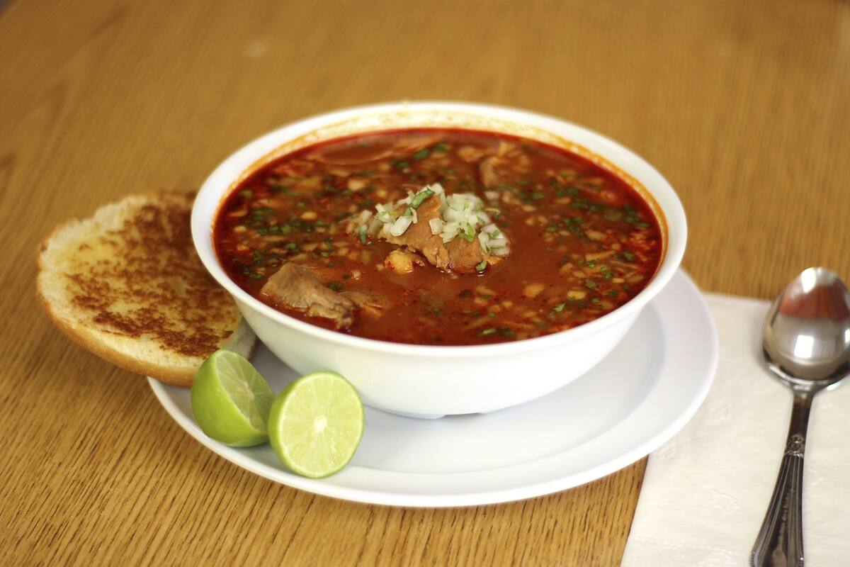 ¡Ideal para estas fiestas! Estos son los beneficios de comer "Pozole"