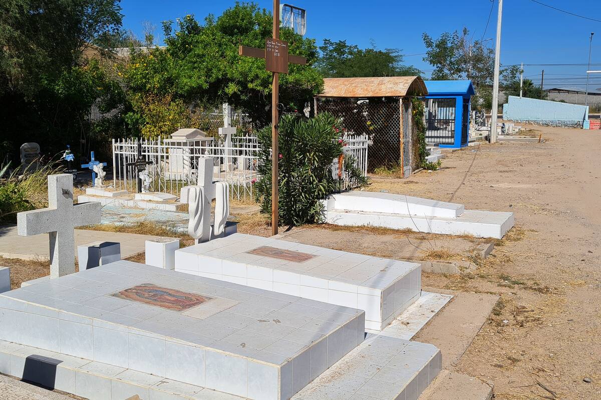 Hermosillo: Panteones están casi listos para el Día de Muertos