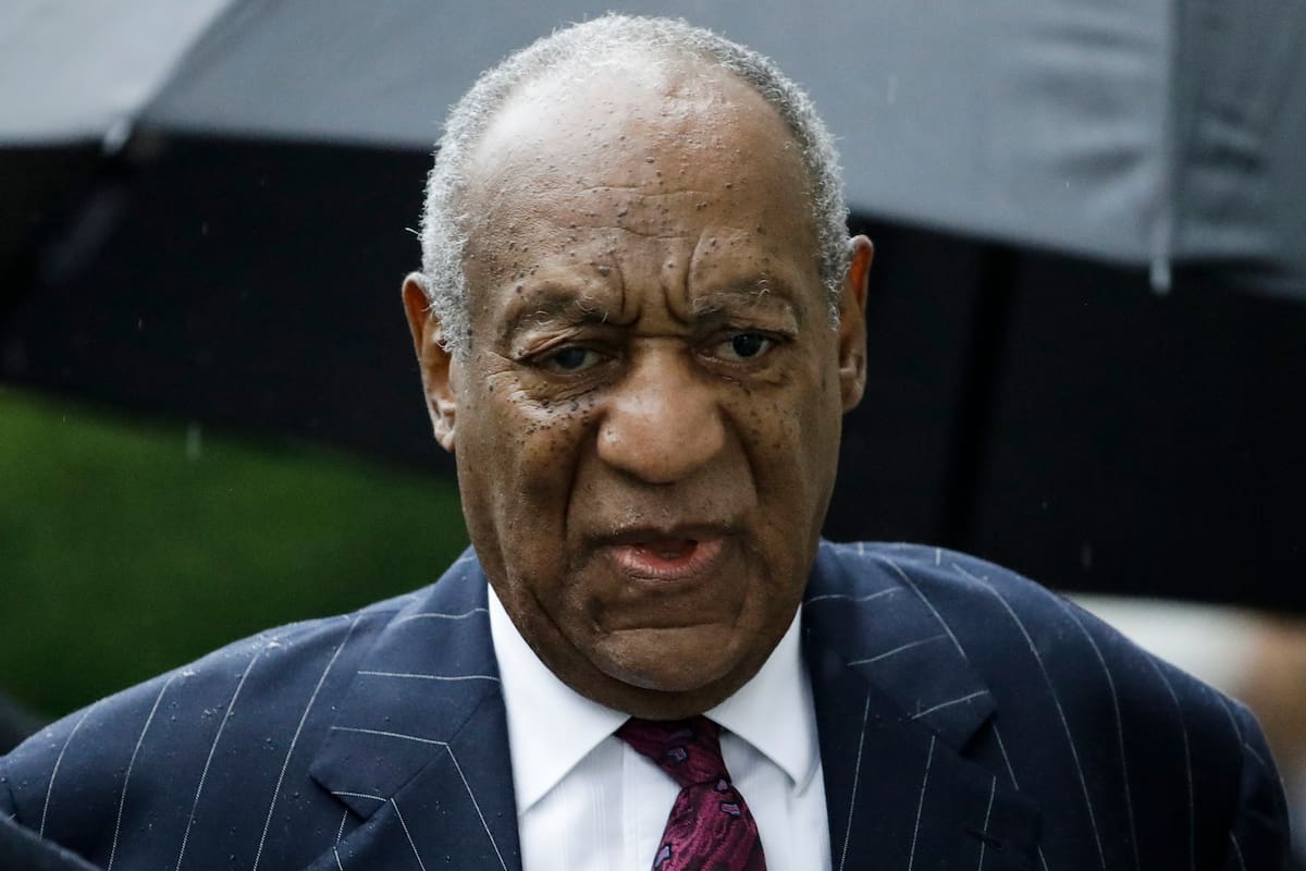 En esta foto del 25 de septiembre del 2018, Bill Cosby llega a la audiencia de su sentencia en el juzgado del condado de Montgomery, en Norristown Pennsylvania. (AP Foto/Matt Rourke, Archivo)