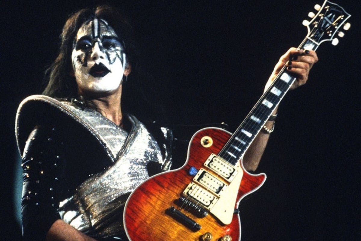 Muere Ace Frehley, legendario guitarrista y cofundador de KISS, a los 74 años