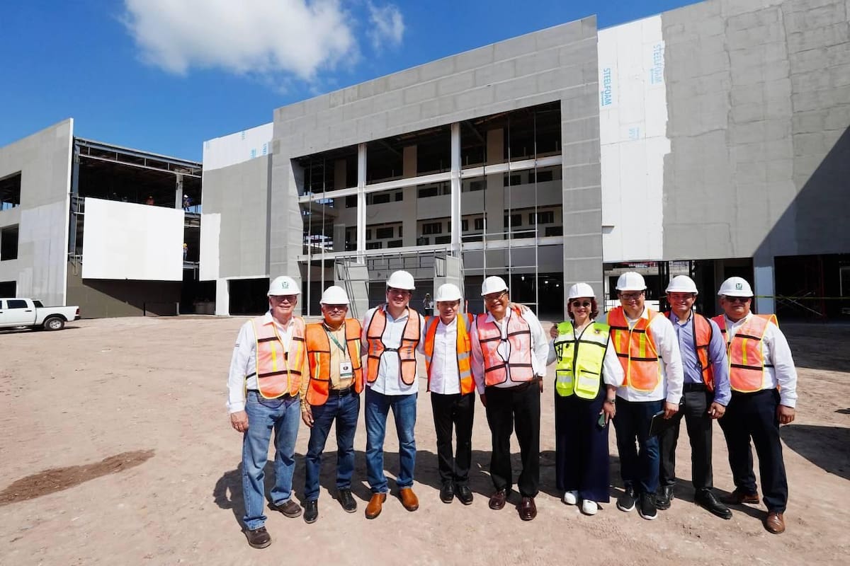 Supervisa gobernador Durazo construcción del hospital del IMSS en Navojoa.