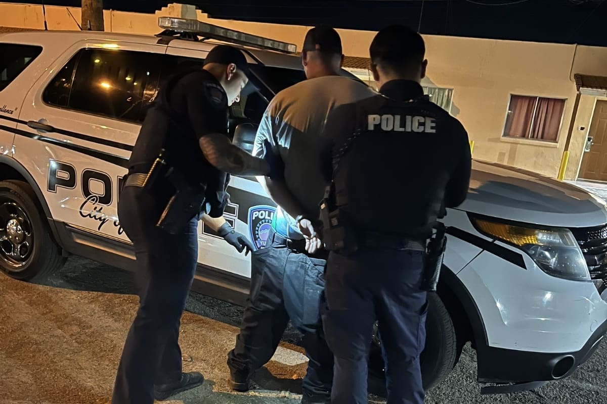 Le dispararon desde otro auto en Somerton y huyeron hacia California; intenso operativo concluye con tres detenidos