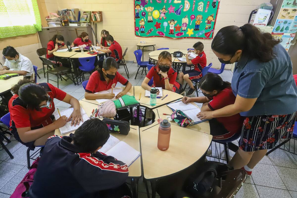 Día del Maestro: Tiene BC 63 mil docentes en activo