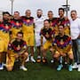 Carin León disfruta “cascarita” con Cuauhtémoc Blanco y otras leyendas del fútbol mexicano