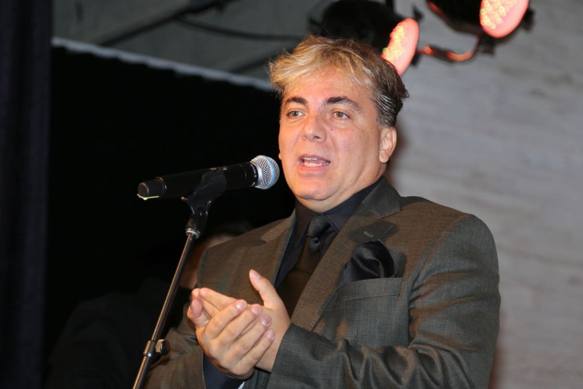 Cristian Castro revela que está por finalizar la preparatoria y continuará con estudios universitarios, motivado por la influencia de su madre
