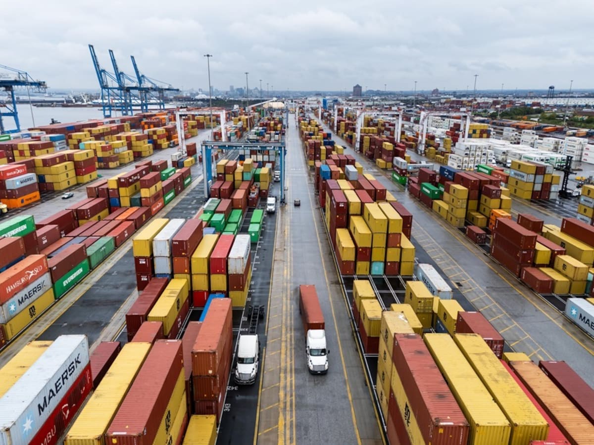 Principales puertos de EU paralizados. Foto: EFE