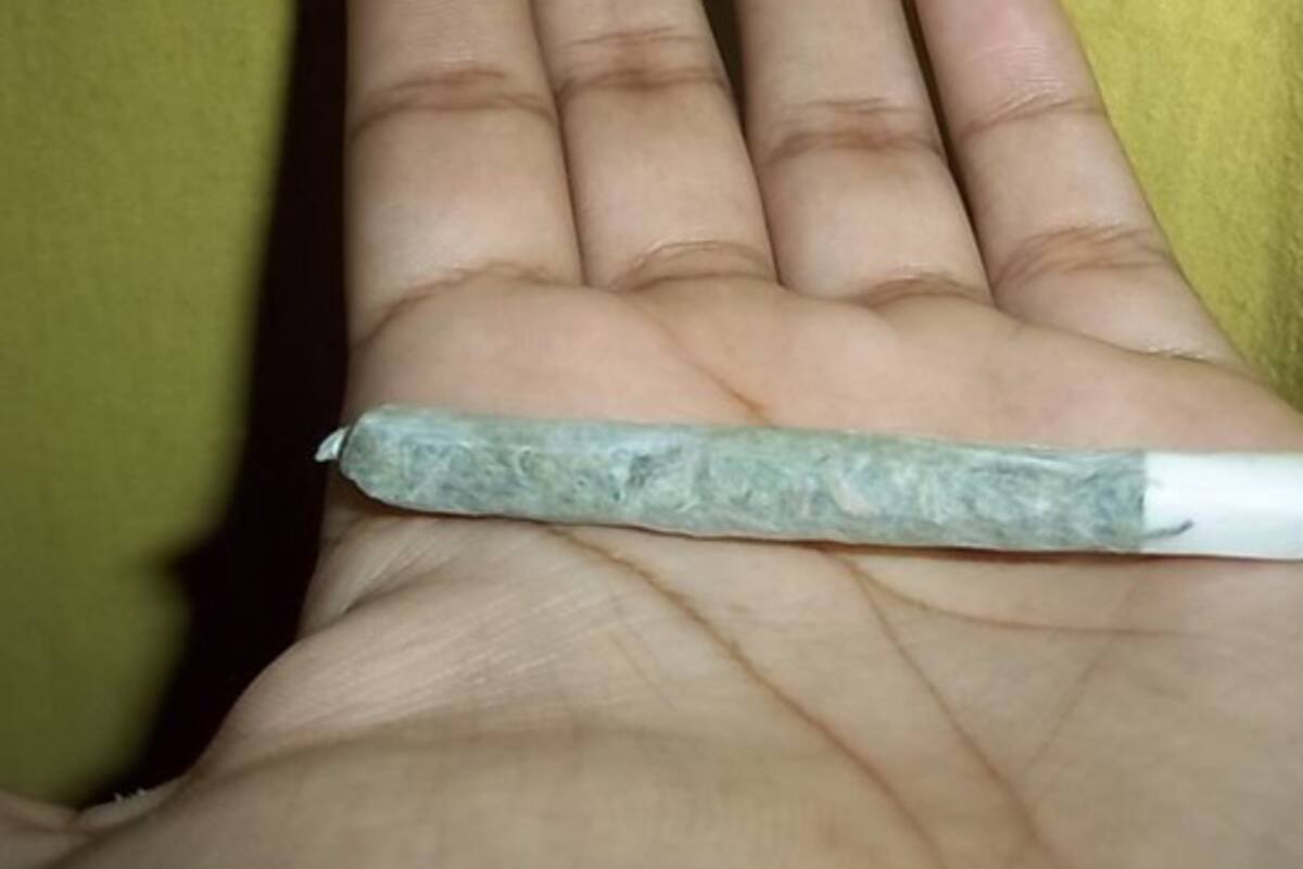 Se come un cigarro de mariguana antes de ser detenido