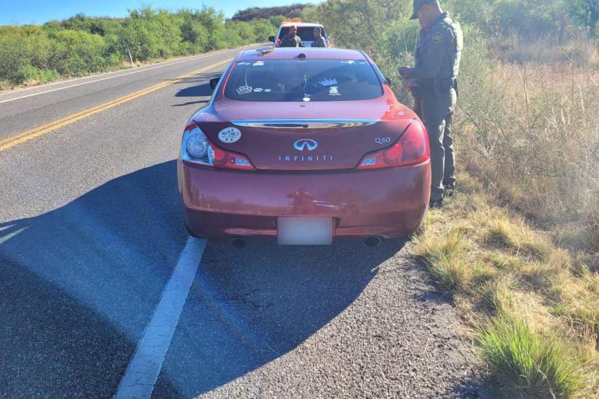 Detienen a pareja por contrabando de inmigrantes