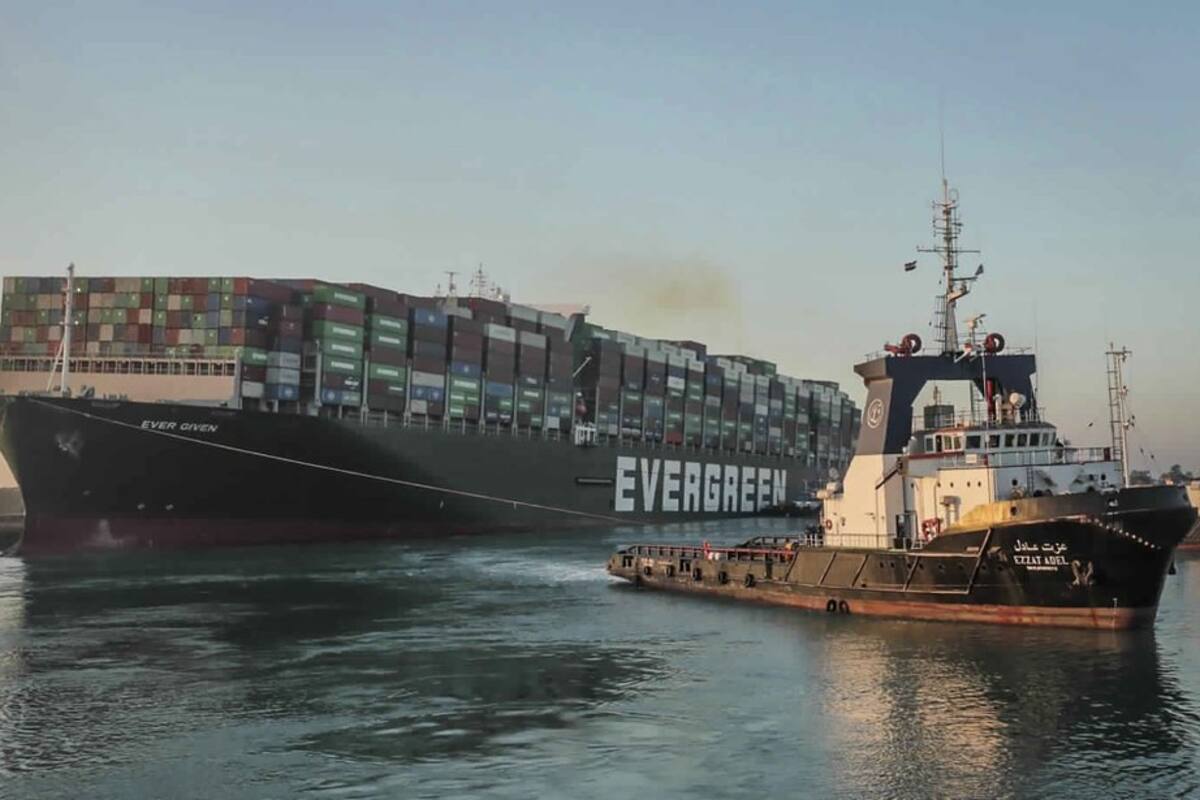 El Ever Given que bloqueó el Canal de Suez es confiscado por Egipto