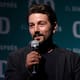 Diego Luna explota contra los costos del Mundial 2026: “Es como si el fútbol se hubiera vuelto la ópera”