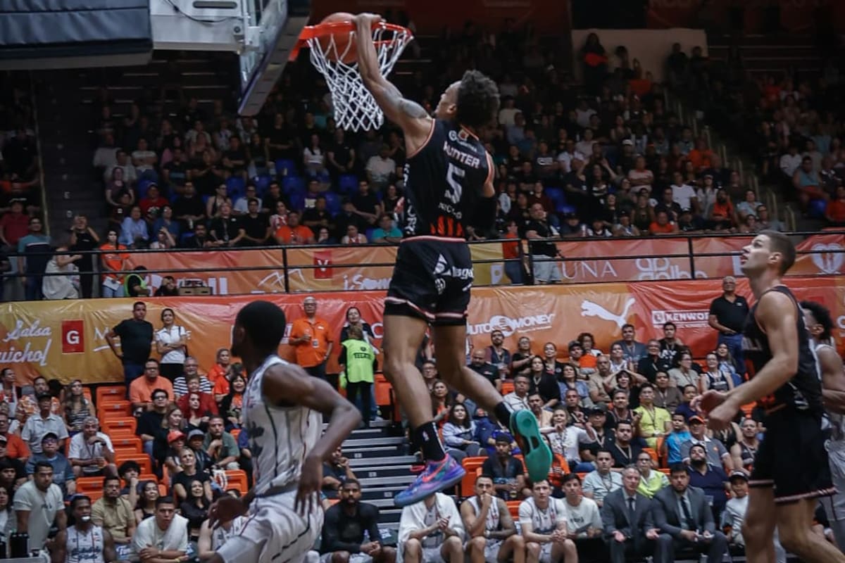 Kaleb Hunter se presenta ante la afición de Soles y lidera triunfos sobre Mineros