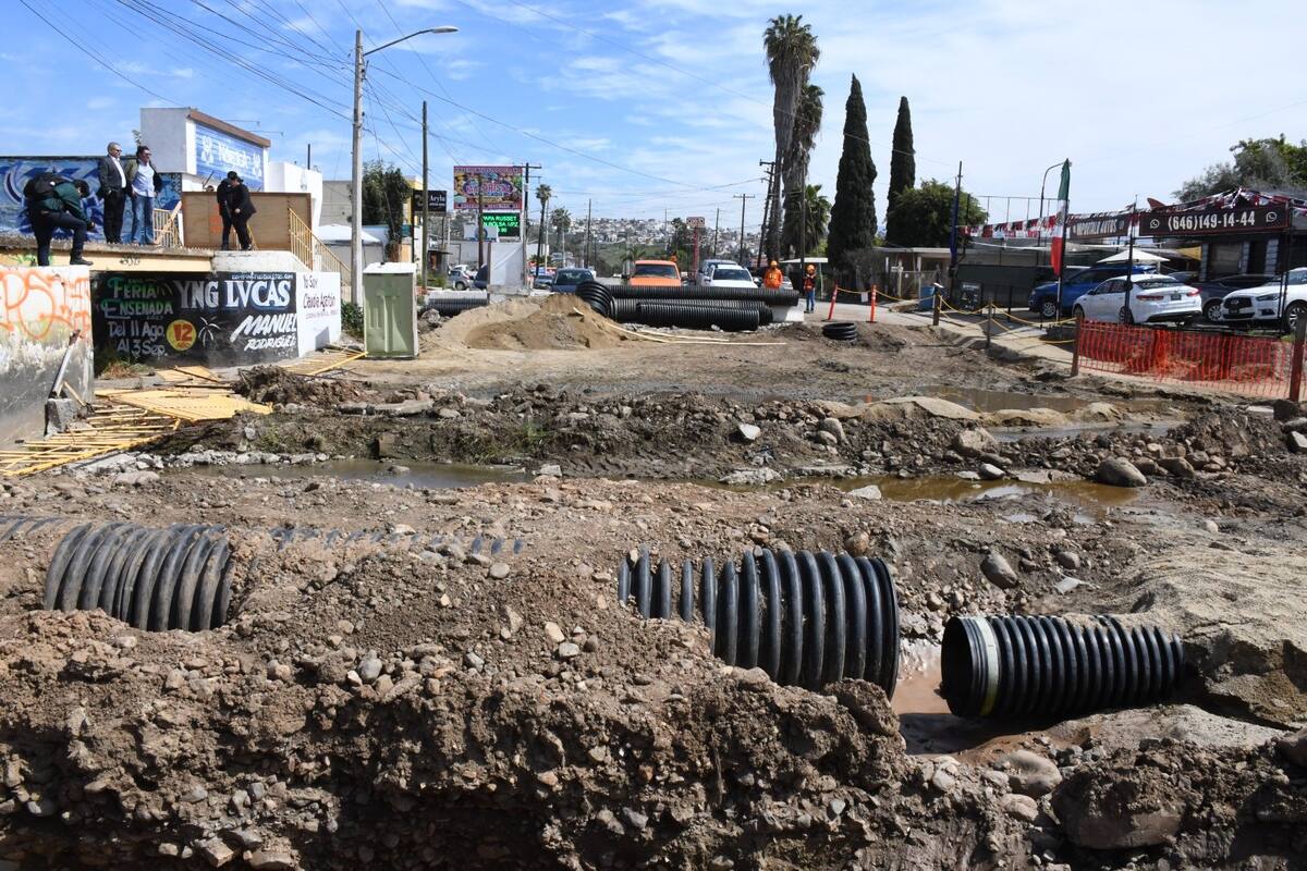 Avanza construcción de puente vehicular de la Ámbar