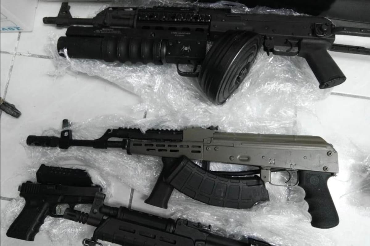 Aseguran armas largas, cargadores y miles de cartuchos en Nogales