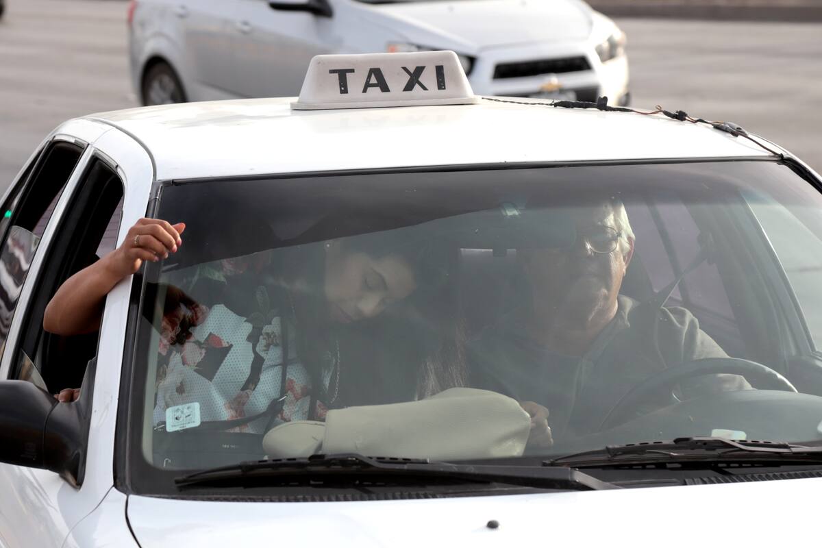 Alistan taxistas paro nacional a principios de mes