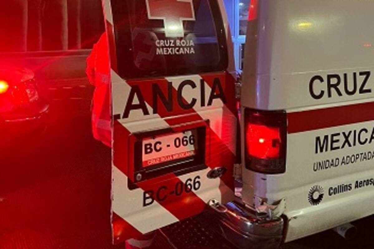 Conductor resulta herido tras caer al paso a desnivel