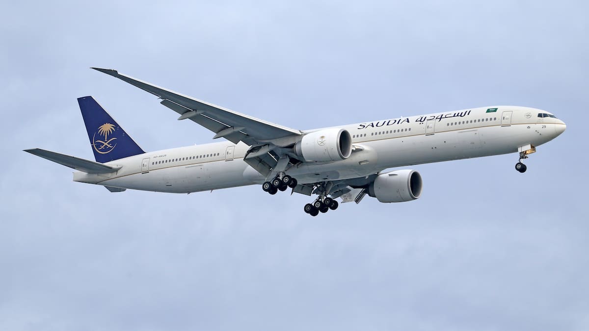 El alza del combustible por la guerra en Medio Oriente amenaza con llevar a más aerolíneas a la quiebra, acelerar fusiones en el sector y mantener altos los precios de los boletos a nivel mundial