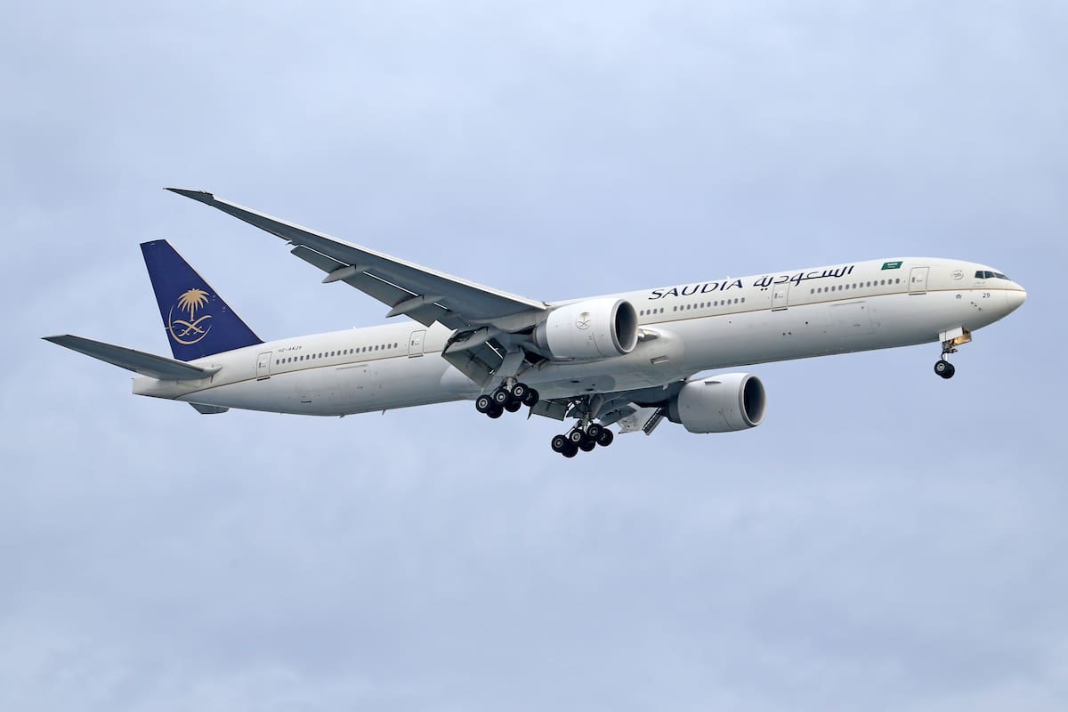 El alza del combustible por la guerra en Medio Oriente amenaza con llevar a más aerolíneas a la quiebra, acelerar fusiones en el sector y mantener altos los precios de los boletos a nivel mundial