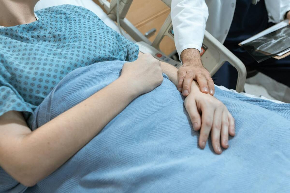 Mujer embarazada pierde a su bebé tras robo violento de vehículo en La Florida, Chile