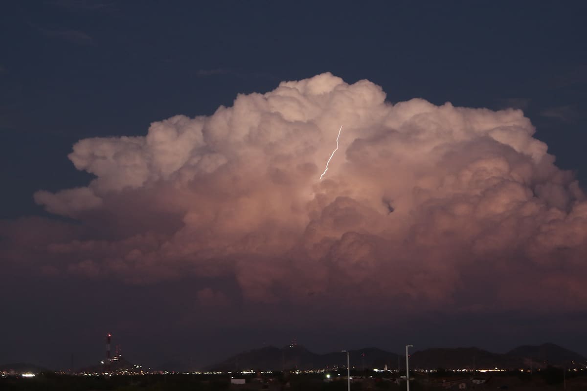 Sonora vigila a la tormenta tropical “Hernan” en el Pacífico mientras el monzón dejará lluvias y calor de hasta 41°C en las próximas horas