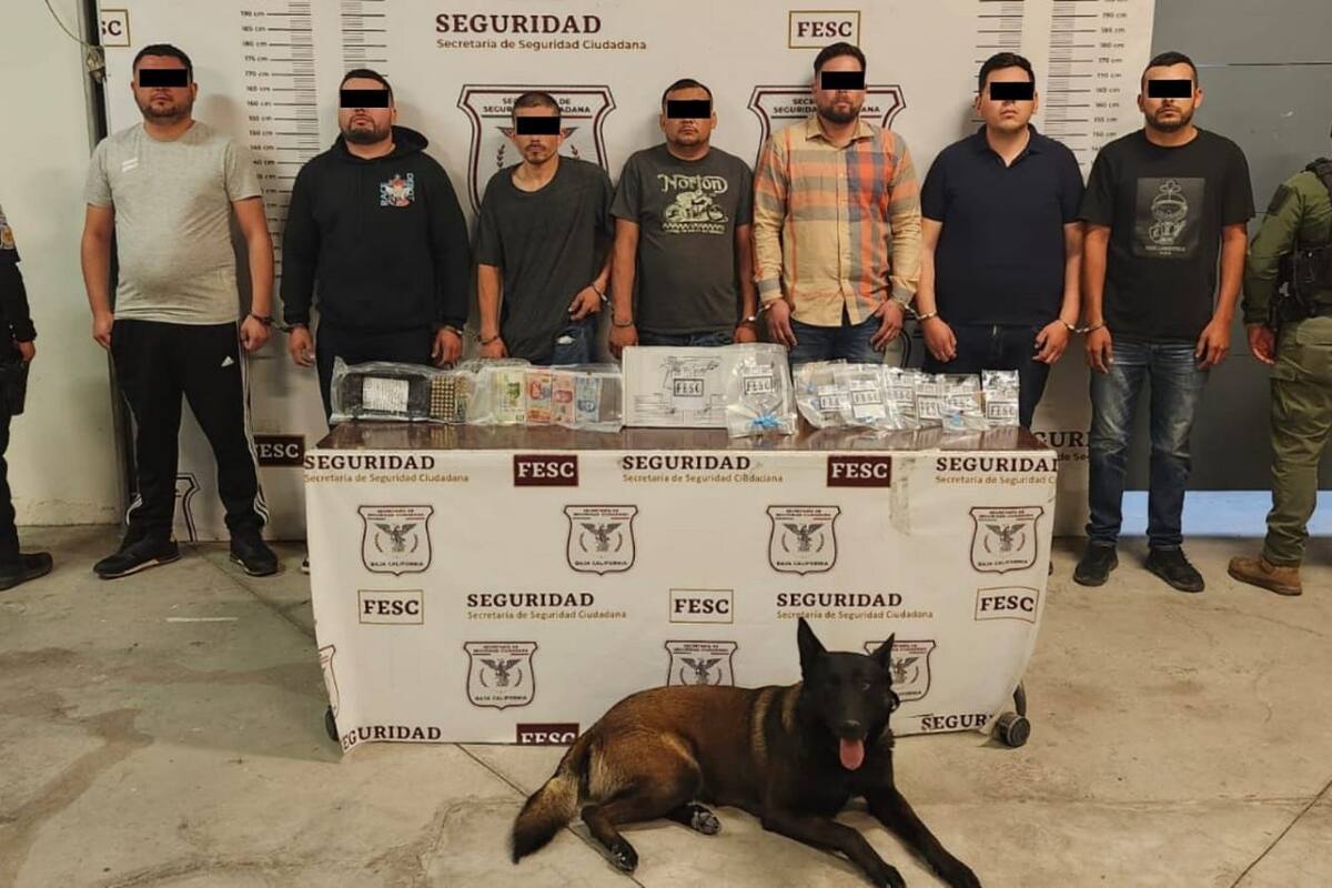 Detienen en Tijuana a siete personas con arma, cartuchos y droga