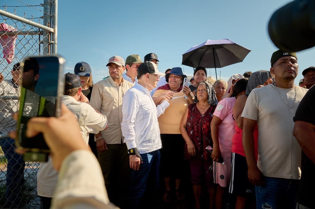 Durante su recorrido, Alfonso Durazo señaló que las dependencias mantendrán la atención a las familias que requieren apoyo.
