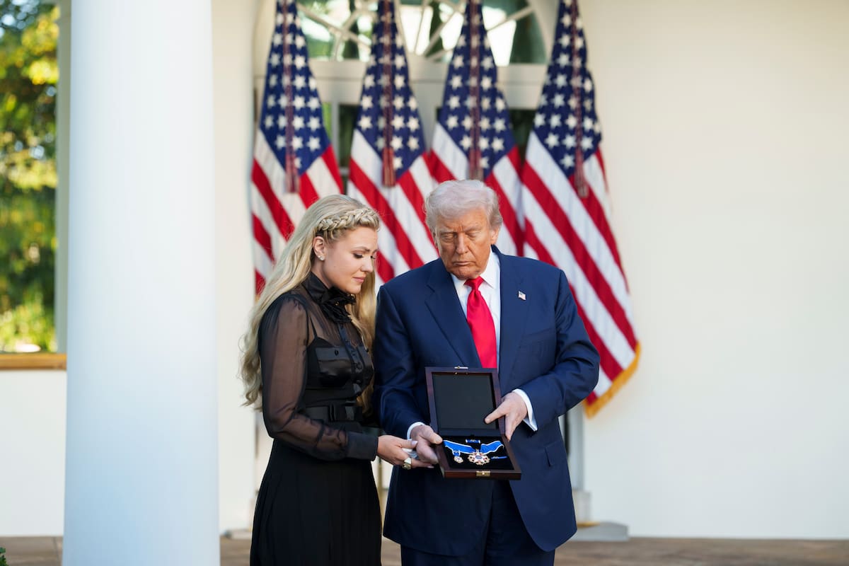 Donald Trump decreta día nacional en honor a Charlie Kirk y entrega medalla póstuma