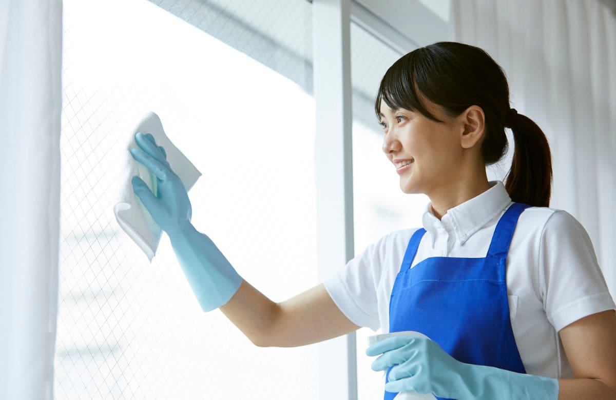 Obsesión por la limpieza: ¿Qué dice la psicología sobre las personas que limpian la casa constantemente? | Foto: Especial (canva)