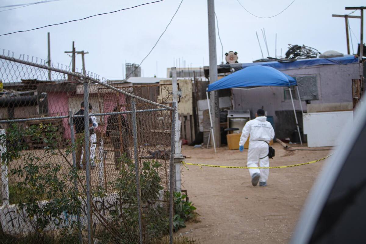 El primer ataque se registró en una vivienda de la colonia Lagunitas, en Santa Fe y más tarde, un joven fue atacado a balazos en la colonia Osuna Millán, en Playas de Tijuana. En ambos casos, los agresores huyeron y no se reportan detenidos. Foto: Border Zoom