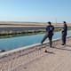 Identifican a hombre encontrado flotando en canal; murió por un infarto