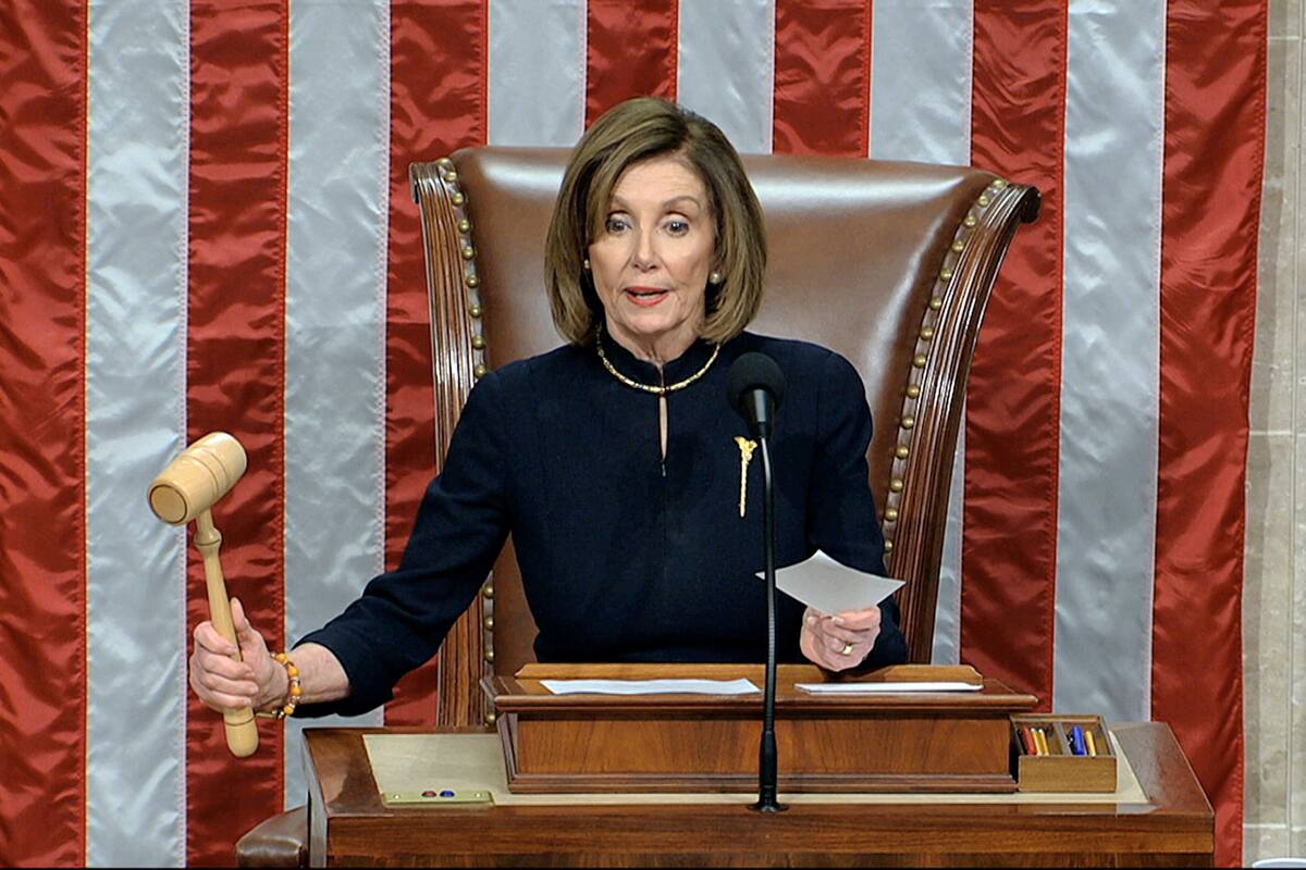 Trump se burla de proceso en su contra sugiriendo juicio político para Pelosi
