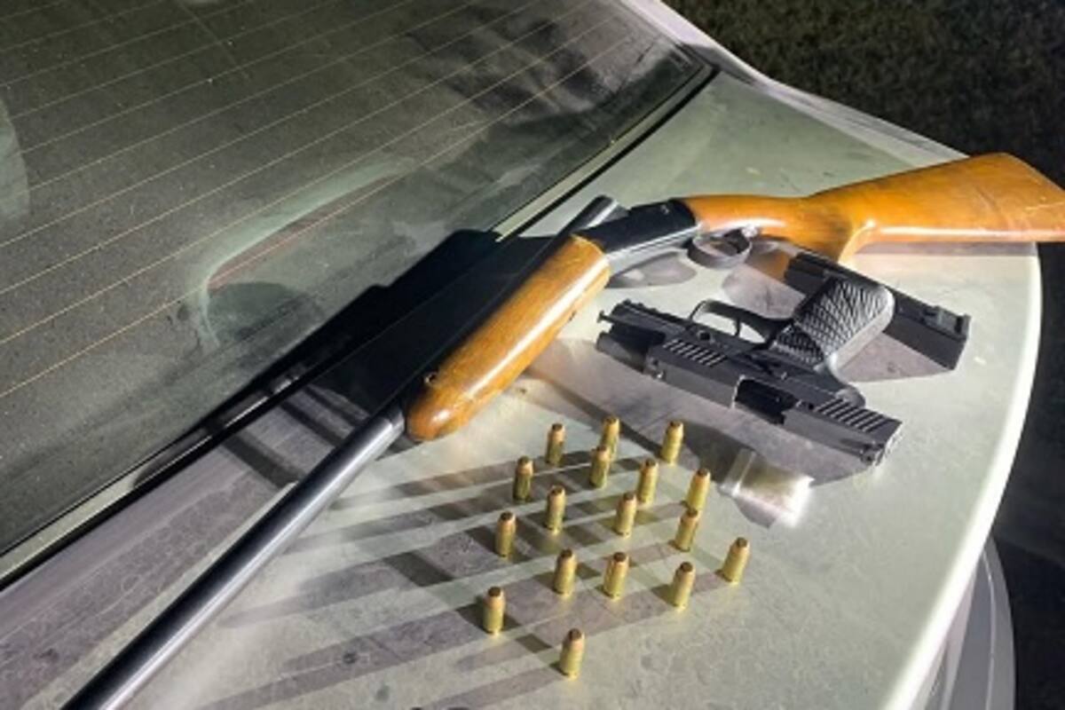 Aseguran armas y presuntas drogas tras inspección vehicular en El Centro
