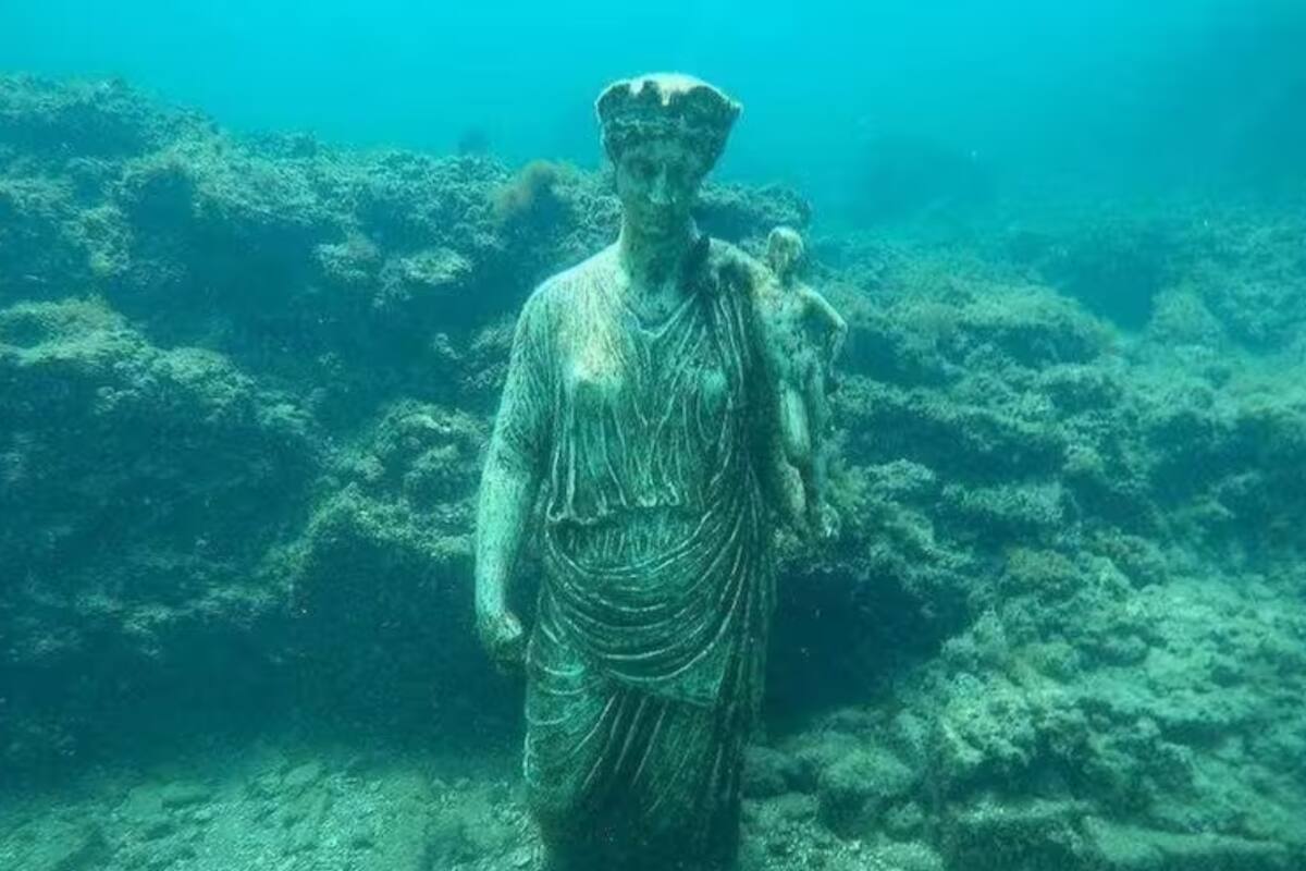 Descubren villa romana bajo el lago Fusaro gracias a un fenómeno geológico