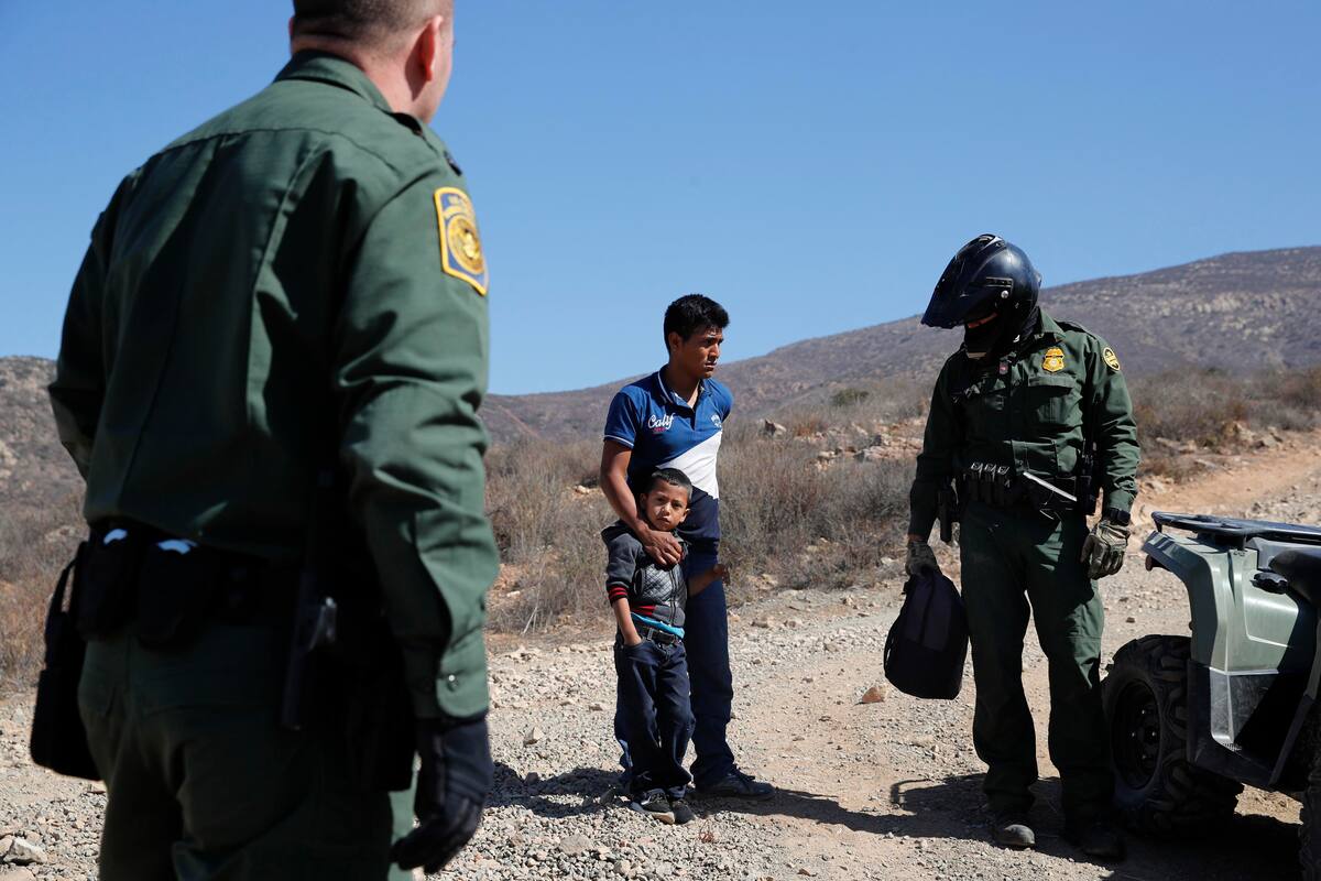 Crece 339.2% cruce ilegal a Estados Unidos por Baja California