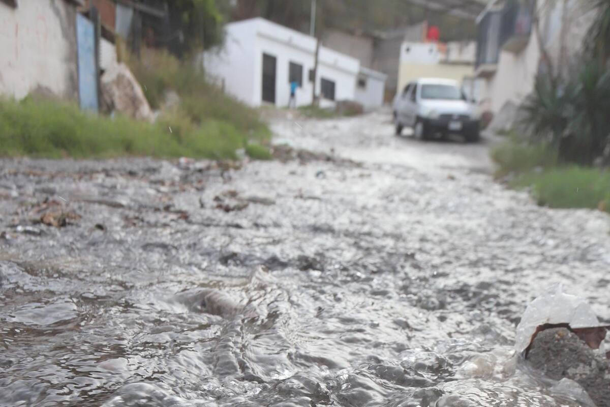 VIDEO: Megafuga de agua encharca Cerro de la Campana
