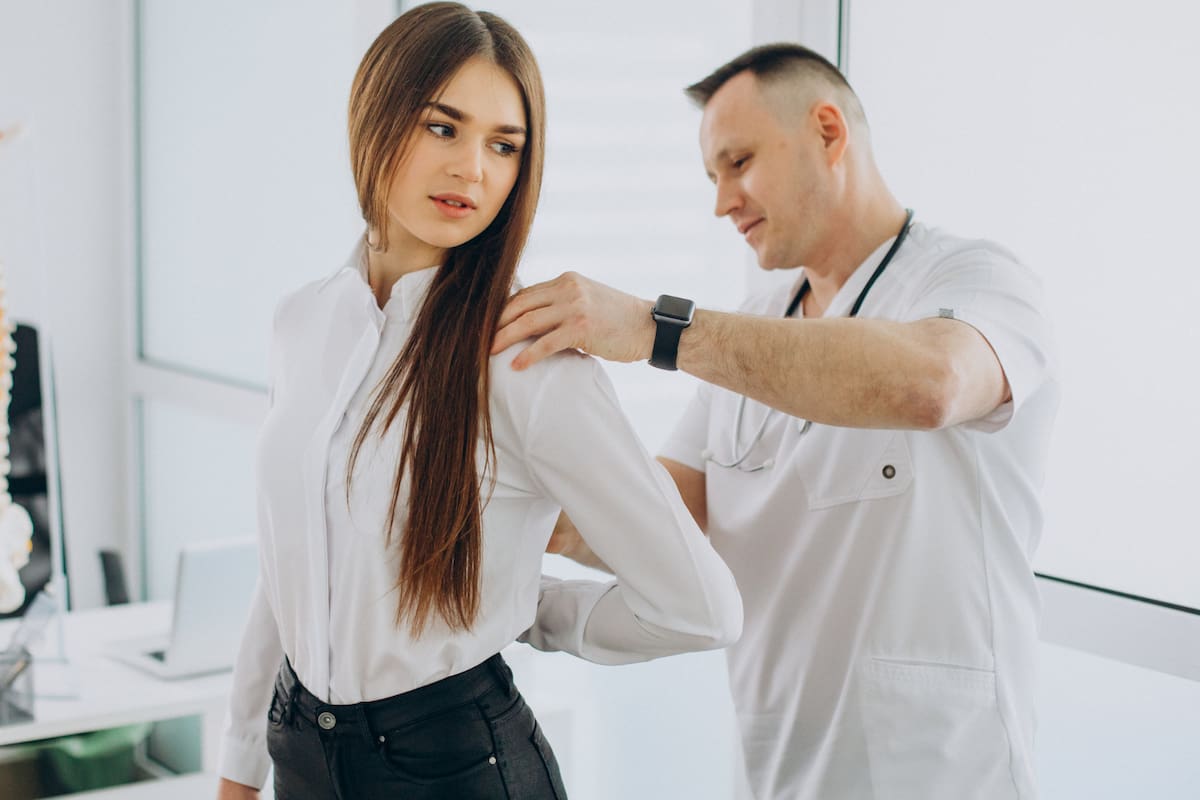 Sedentarismo y rigidez en la columna torácica: qué es, por qué importa y cómo cuidarla