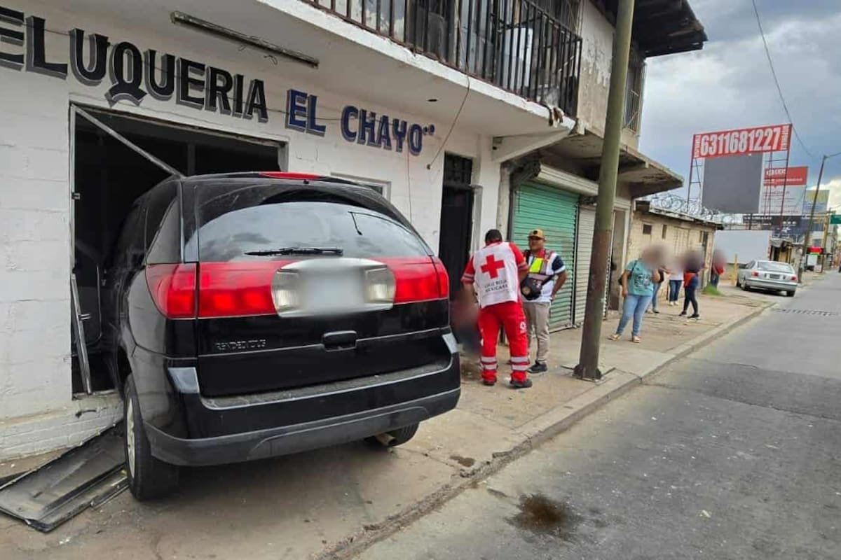 Chocan contra un local por discutir mientras conducían