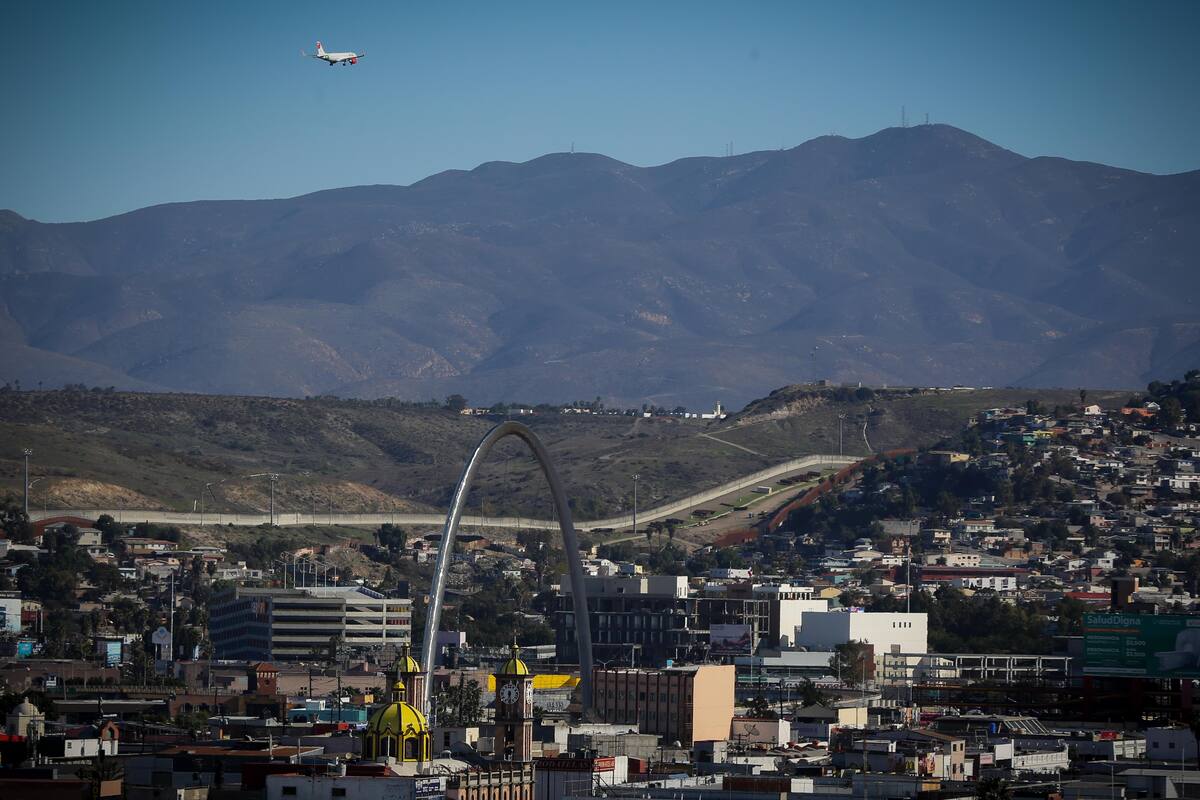 A cantarle las mañanitas a Tijuana