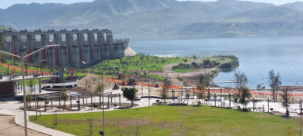 Luego de permanecer cerrado por la mortandad de peces registrada en la presa Abelardo L. Rodríguez, el Parque Esperanto reabrió este miércoles sus puertas al público, aunque el perímetro de la presa continúa acordonado. Foto: Michelle Castillo